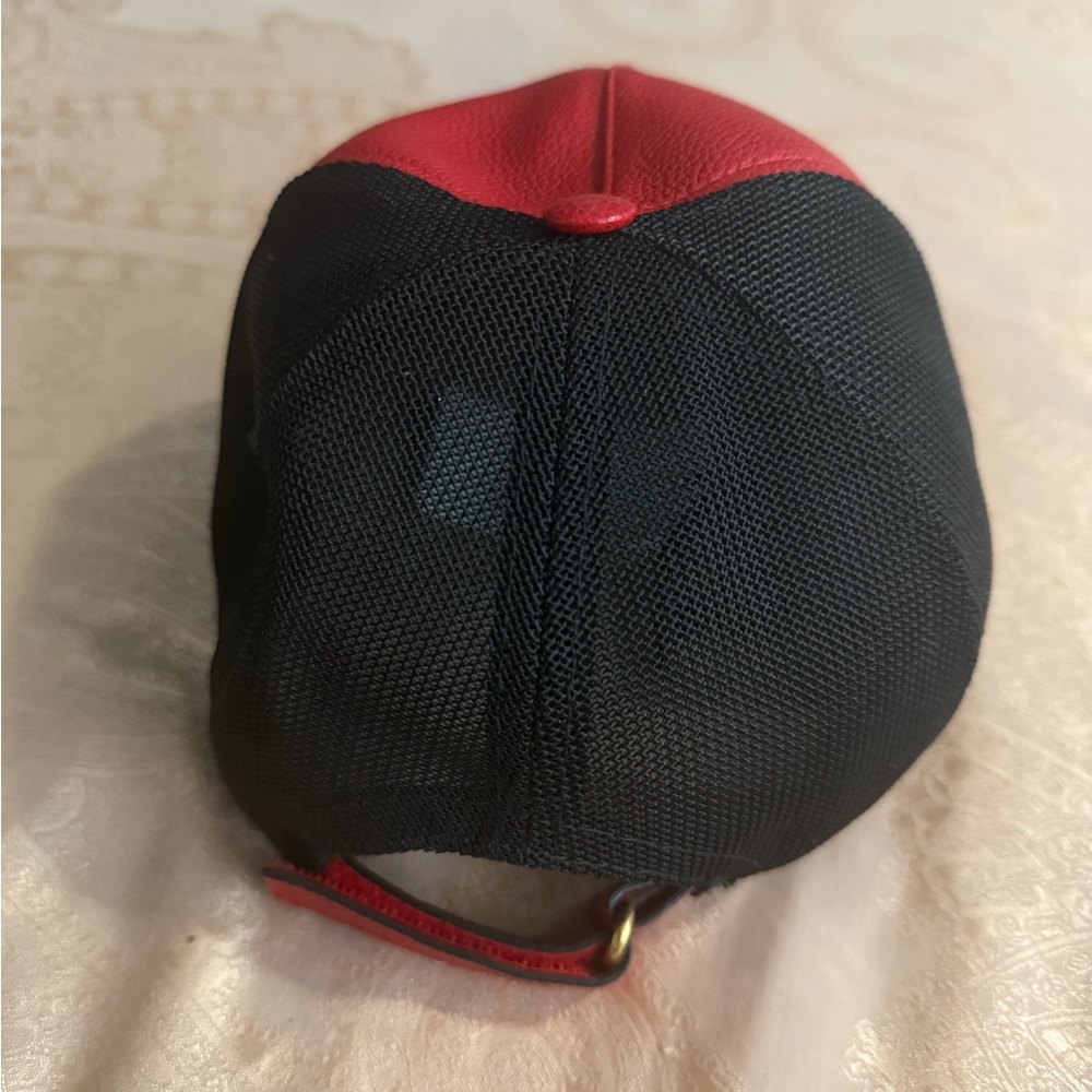 Gucci Red Leather Cap with Black Mesh - Picture 4 of 7